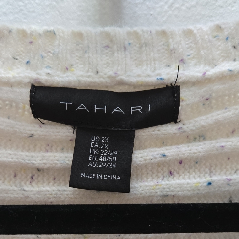Tahari Cream V-Neck Sweater Size 2X - Picture 5 of 7